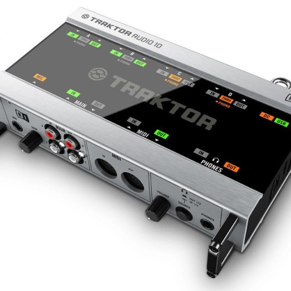 Native Instruments Traktor Scratch A10 4-Deck DJ Audio Interface
